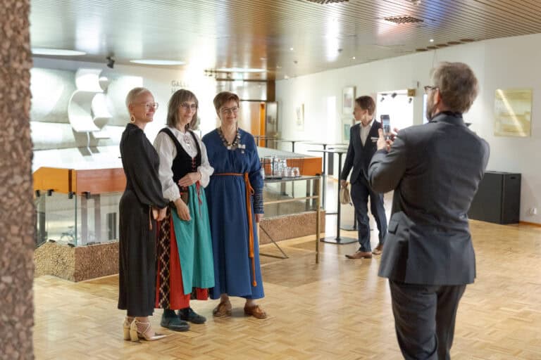 Kalevalaseura lahjoittaa 10 000 euroa Louhen metsän suojeluun – haaste muille säätiöille