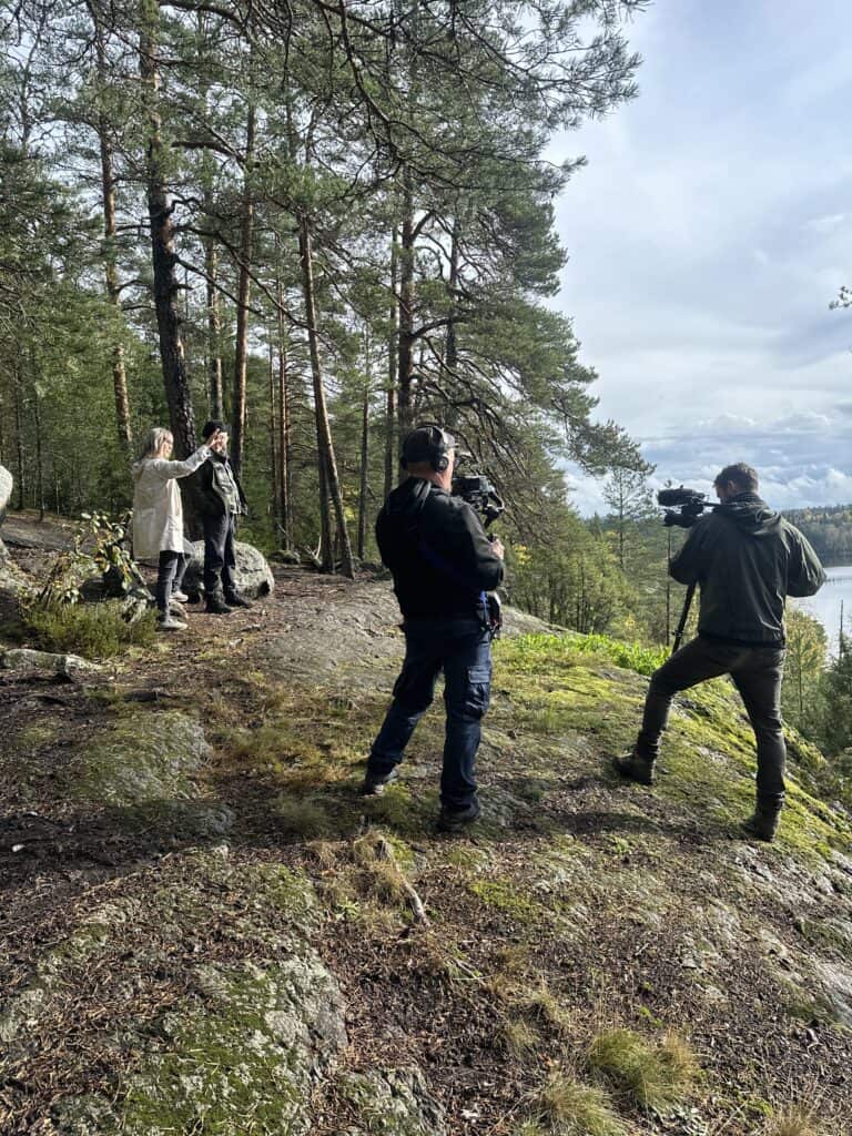 Humisevat hetaarit -sarjan kuvauksia. Kuva: Fantastico Production